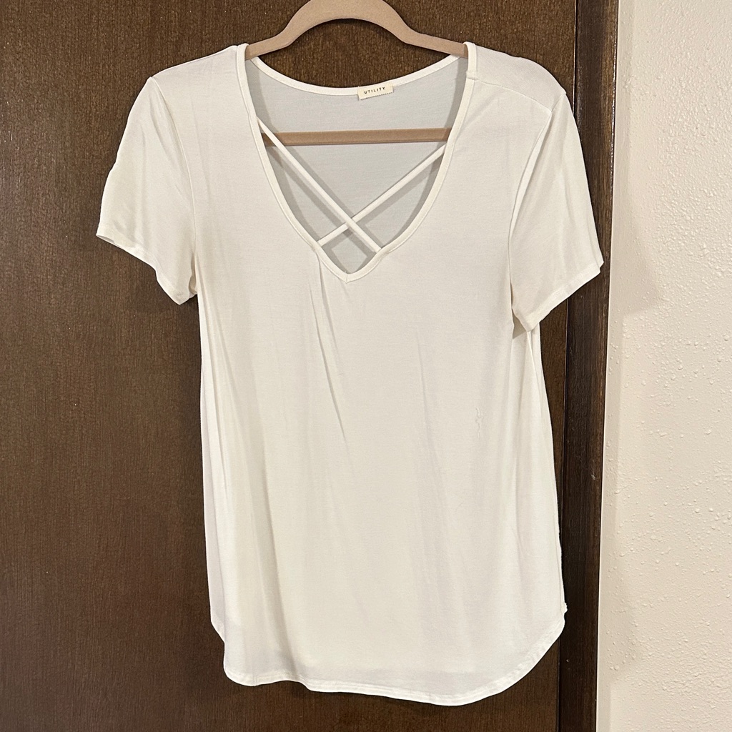 Universal Thread Cream Crisscross V-Neck Tee